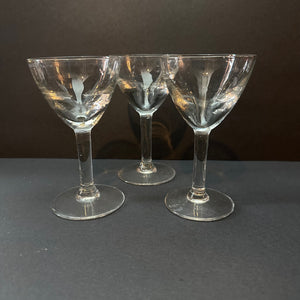 French Bistro Wine Glasses - Plain - Set of Three (3)