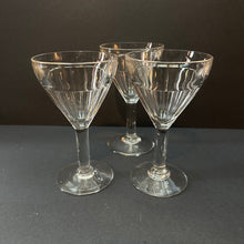 Load image into Gallery viewer, French Vintage Bistro Glasses SET of 3 - Traditional Ribbed