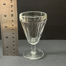 Load image into Gallery viewer, Small Bistro Glasses - Genuine French Vintage SET of 4