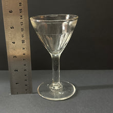 Load image into Gallery viewer, Genuine French Bistro Ribbed Wine Glasses - Lip - PAIR (2)