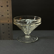 Load image into Gallery viewer, French Sorbet Glasses/Dishes - French Vintage Glass - SET of 4+2